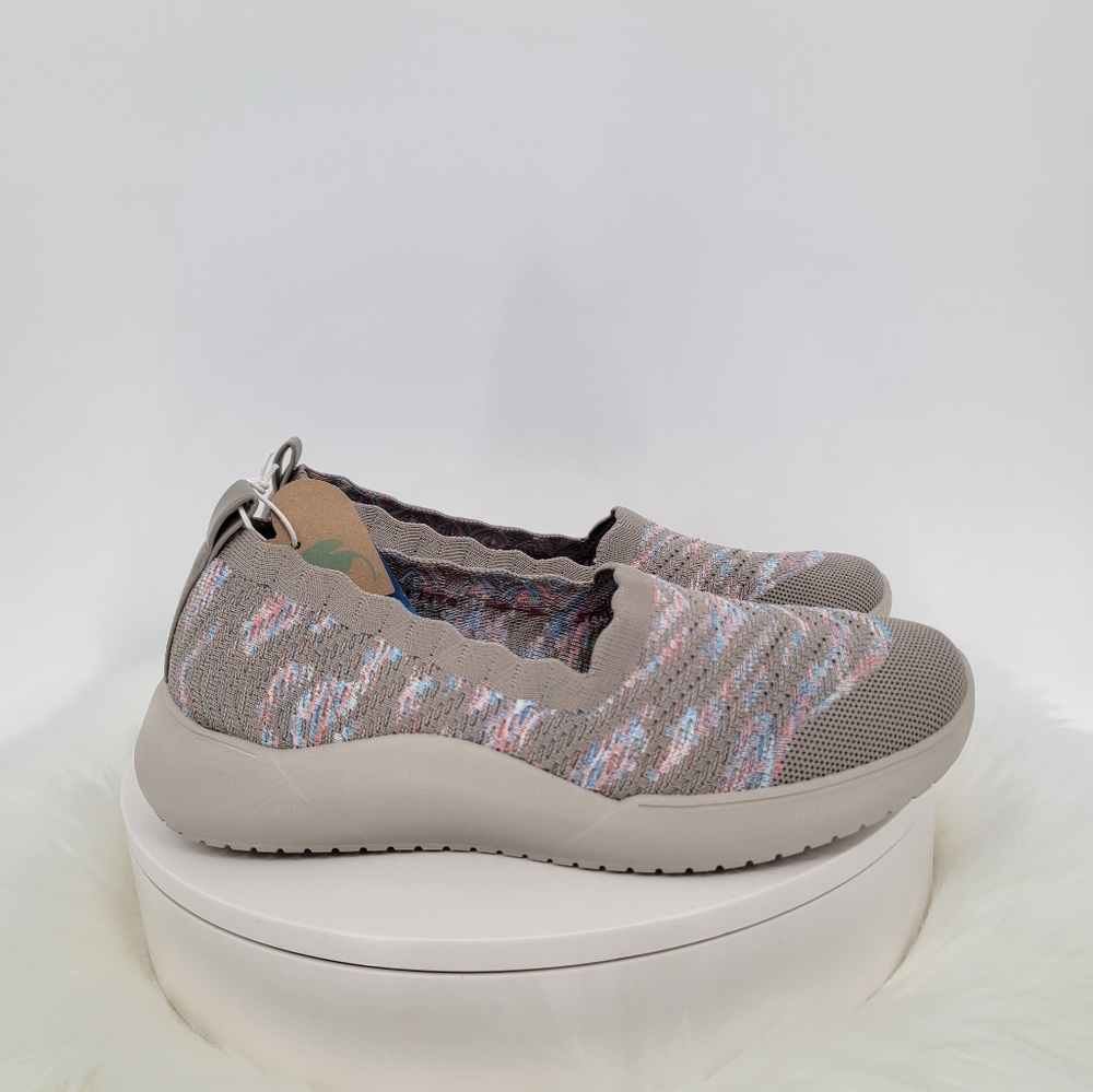 SKECHERS RELAXED FIT WOMENS